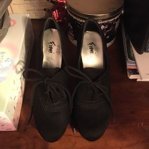 Black ankle booties